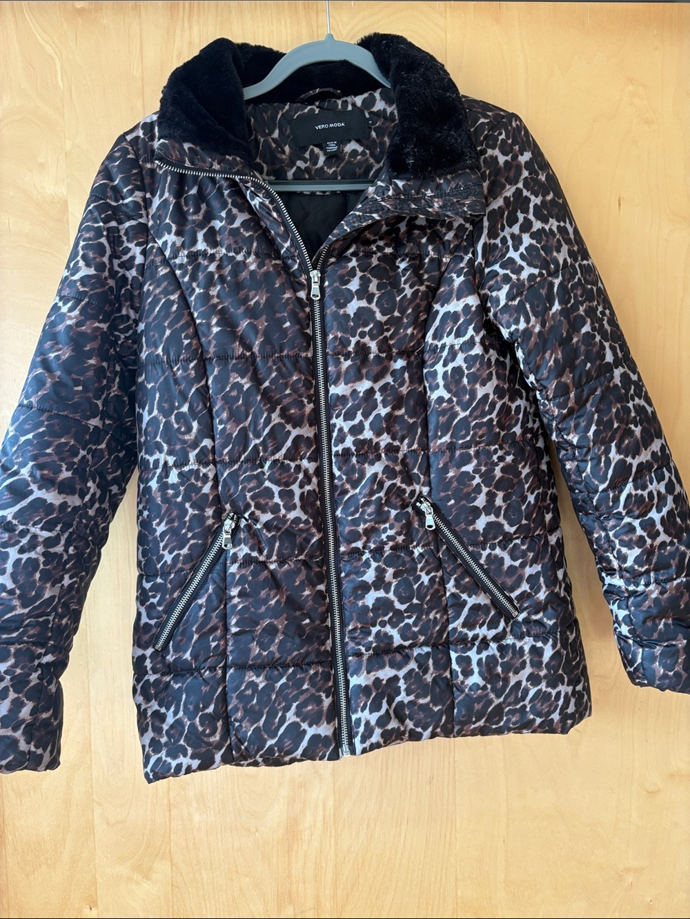 Vero Moda Leopard-Print Quilted Puffer Jacket in Black and Brown